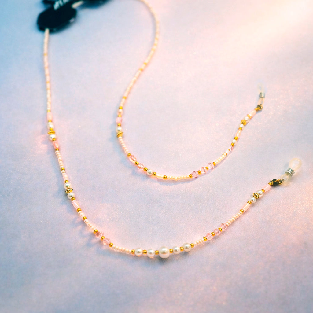 Sujetagafas Murano Rosado con Perlas y Detalles Dorados – Elegancia Delicada At Night