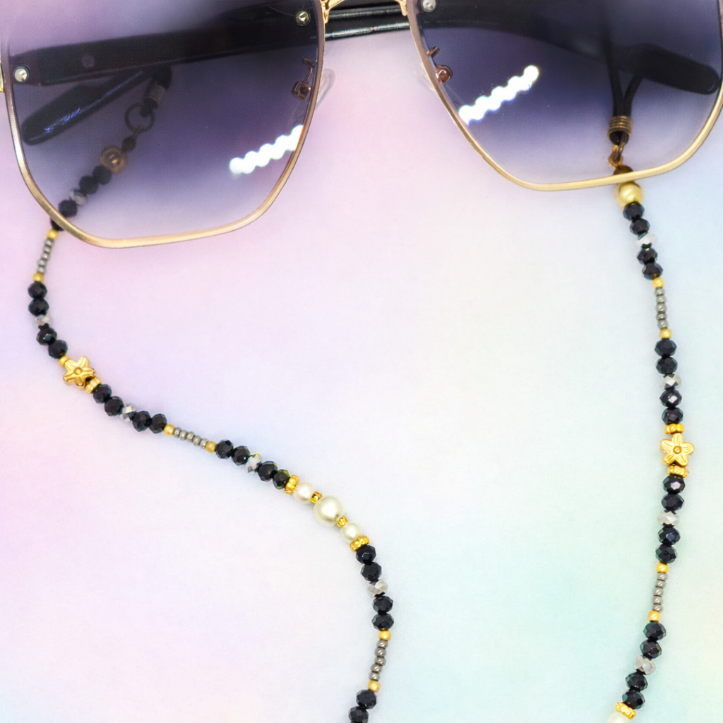 Cuelga Gafas Negro y Dorado con Perlas | At Night Sunglasses
