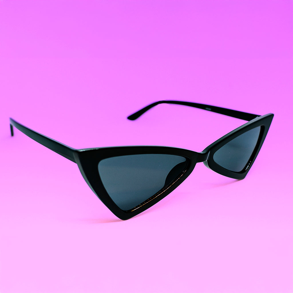 Gafas Triangulares Sharp Negro o Café | Estilo Retro & Moderno – At Night Sunglasses