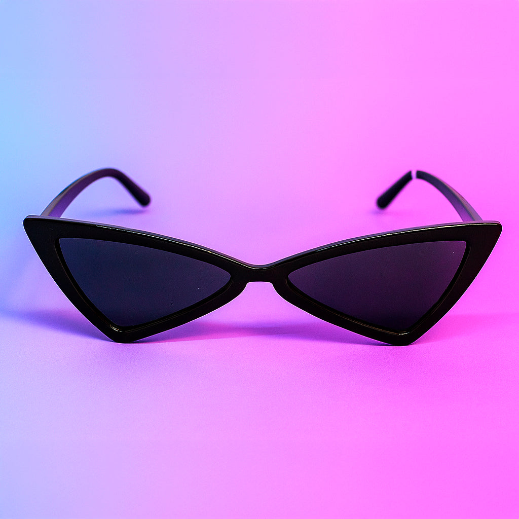 Gafas Triangulares Sharp Negro o Café | Estilo Retro & Moderno – At Night Sunglasses