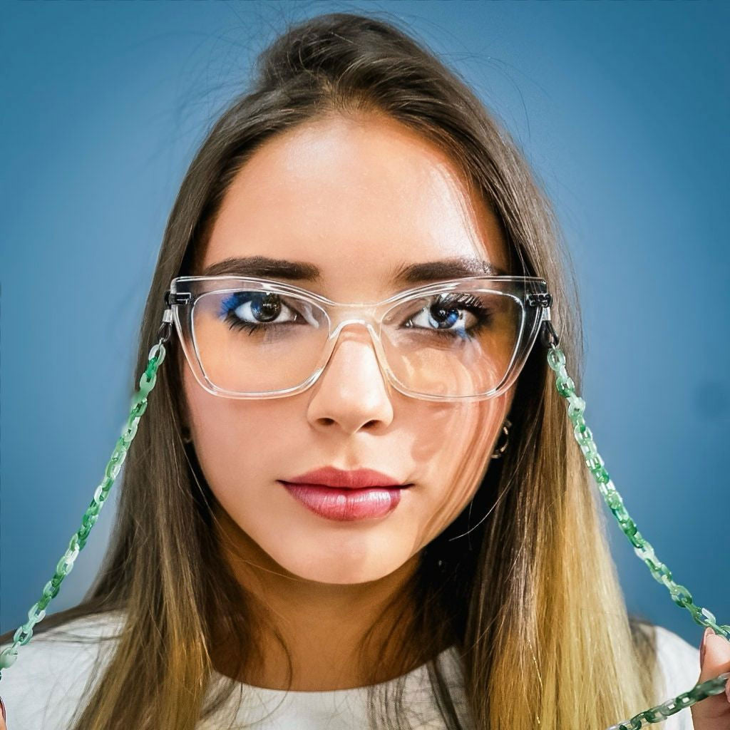 Marco Óptico At Night - Modelo Semi Cat Eye TR90 Transparente con BlueBlock