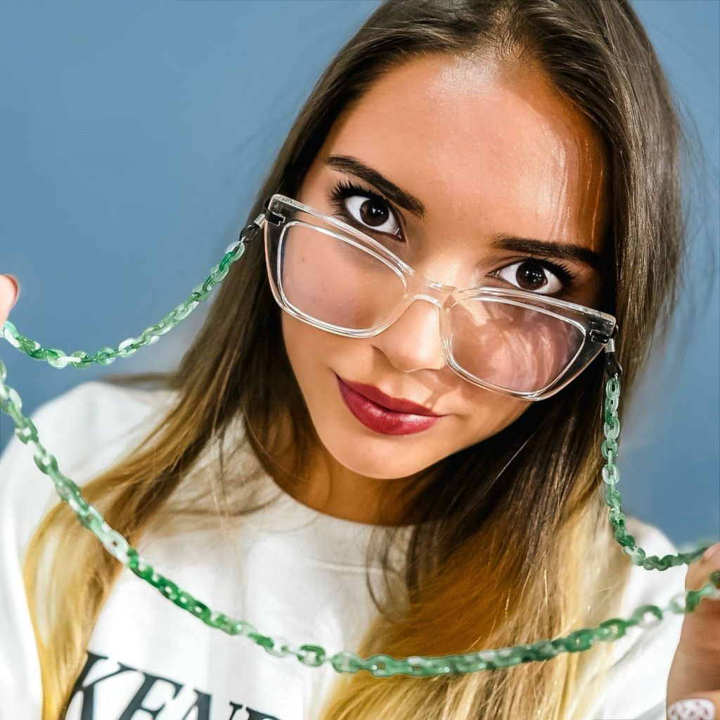 Marco Óptico At Night - Modelo Semi Cat Eye TR90 Transparente con BlueBlock