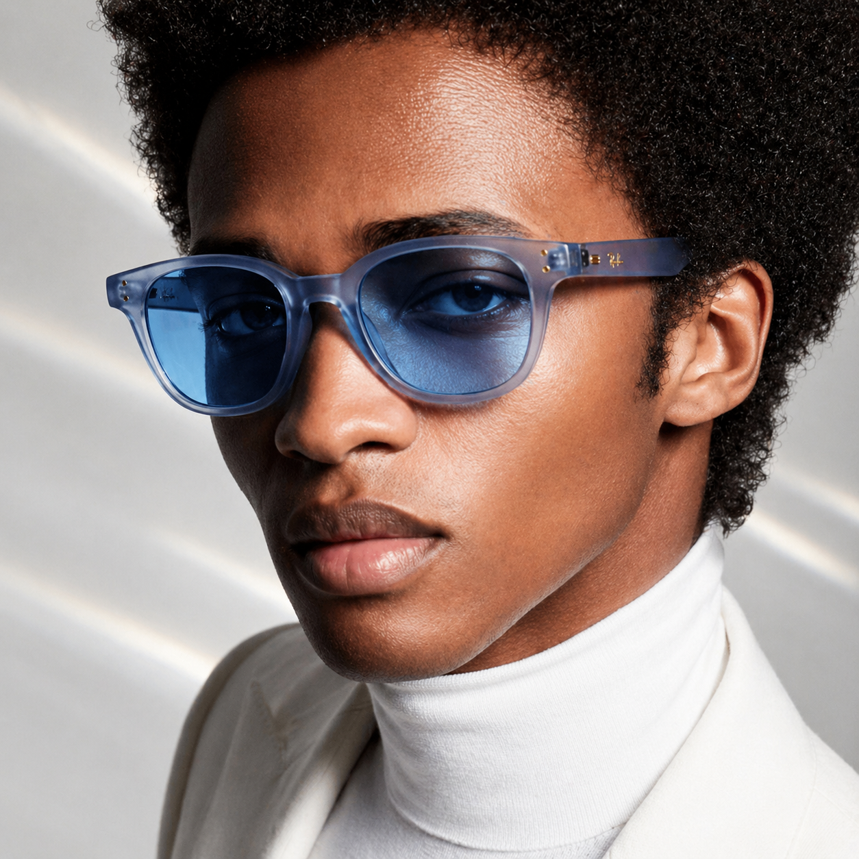 Ray-Ban Blue Retro | Gafas de Sol Azules Vintage | At Night