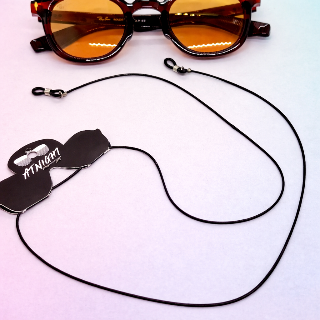 Sujetagafas Cuero Delgado Premium – Cordón Minimalista para Gafas | AT NIGHT